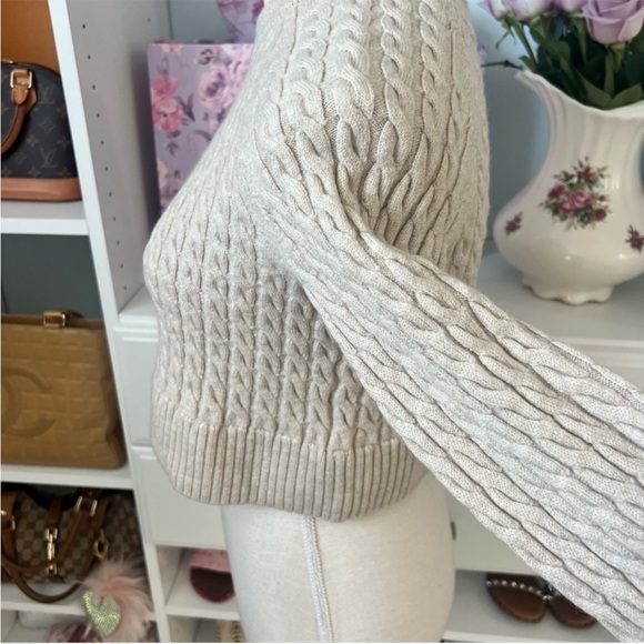 $440 ALICE + OLIVIA Cimaron Wool Cable-Knit Cropped Sweater, Small, EUC - Picture 7 of 11
